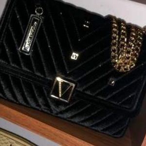 VICTORIAS SECRET MEDIUM BAG BRAND NEW WITH TAGS NEVER USED!